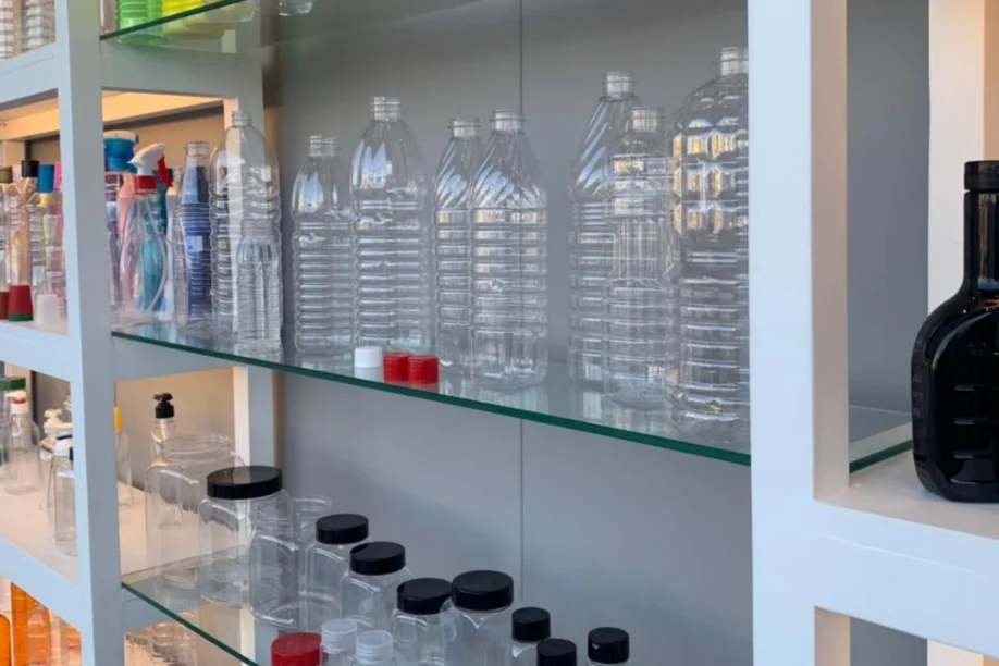 Stronger Visual Distinction on the Shelf