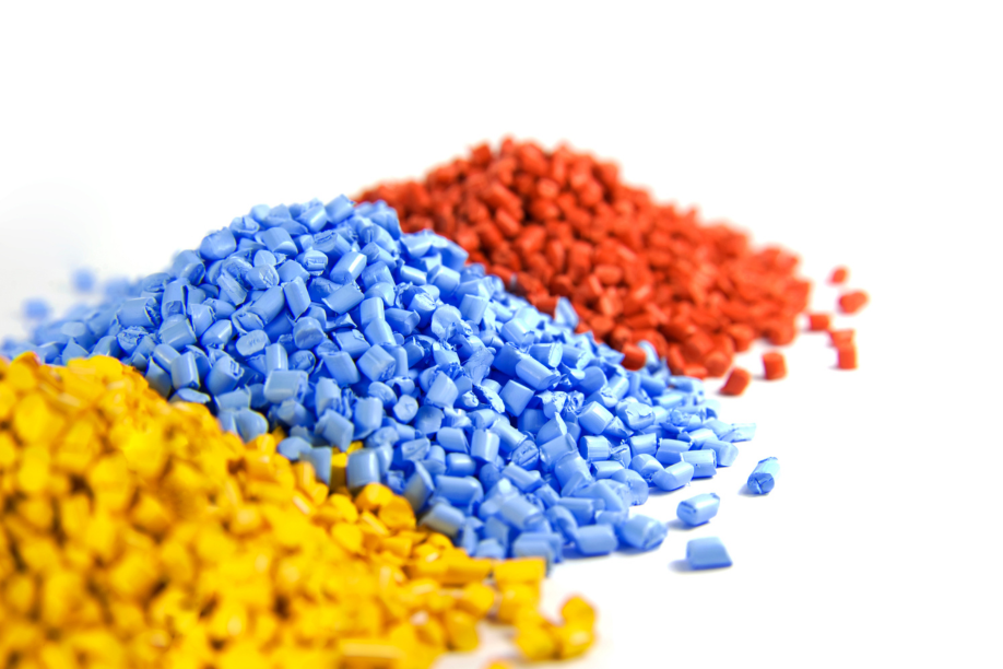 Why Do Many Factories Prefer Using PET Packaging?